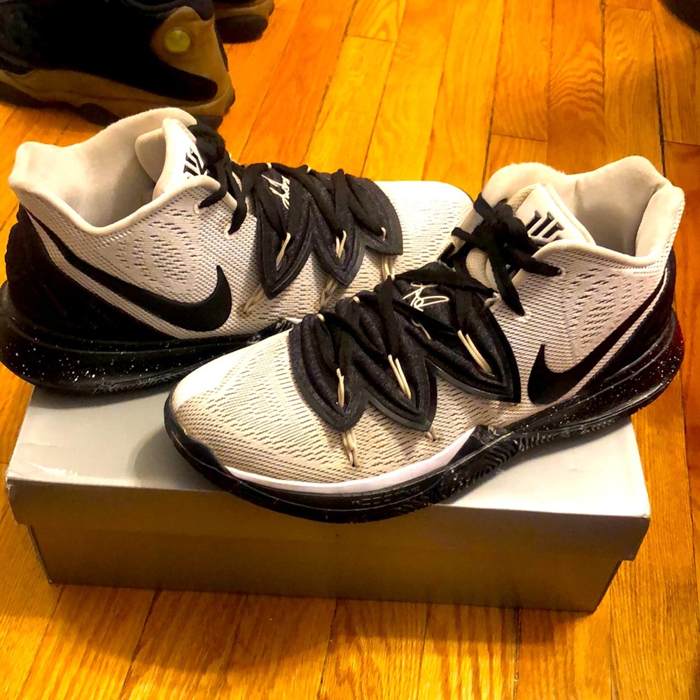 Nike Kyrie Irving 5 Size 11